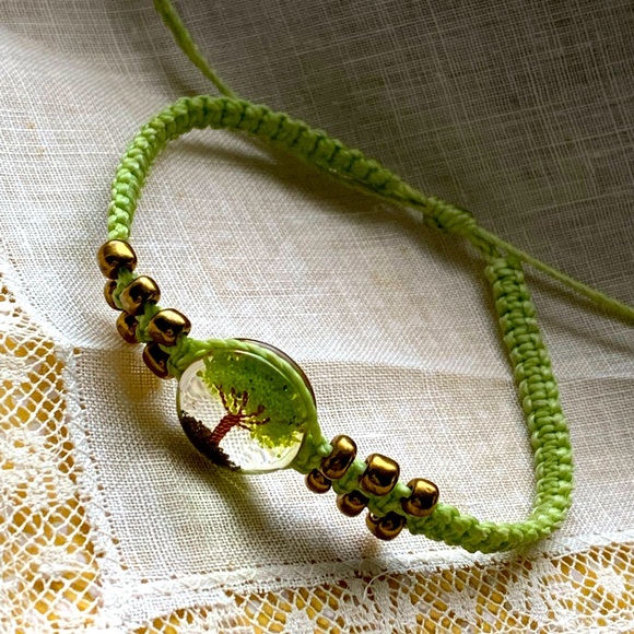 Tree of Life Light Peridot Green Corded Adjustable Bracelet Woman’s Jewelry - Picture 3 of 6